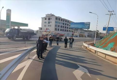 瀏陽歡樂城項(xiàng)目道路開口保障公路和公路附屬設(shè)施質(zhì)量和安全技術(shù)評價通過專家驗(yàn)收