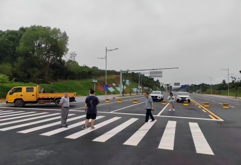 華咨交通工程師團(tuán)隊(duì)赴黃江公路、秋江路開口涉路安評現(xiàn)場踏勘